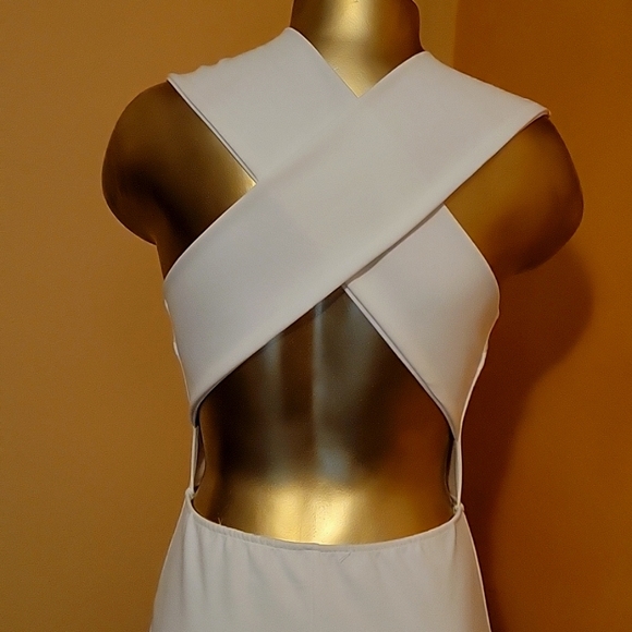 LULU'S THINKING OUT LOUD WHITE CUT-OUT JUMPSUIT. SIZE SMALL. - Picture 5 of 11